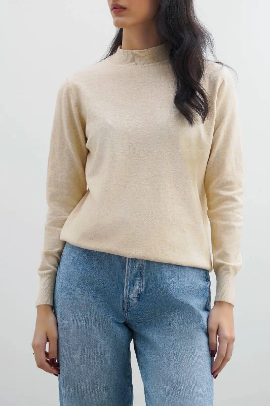 SOFT KNITTED SWEATER