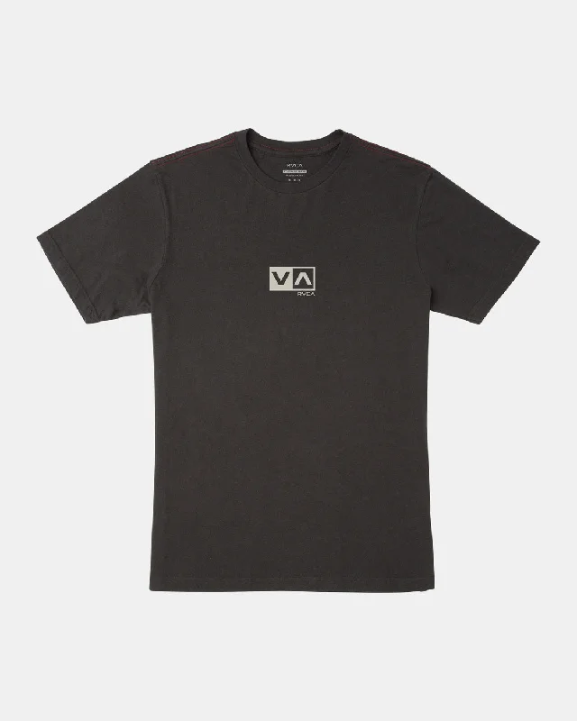 Men's short-sleeve organic cotton shirt-Mini Balance Box Tee - Pirate Black