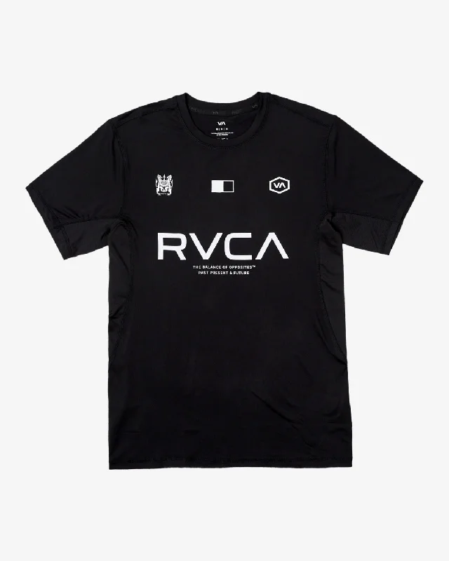 Men's short-sleeve rugged shirt-Vent VA Sport Badge Technical Training Tee - Black